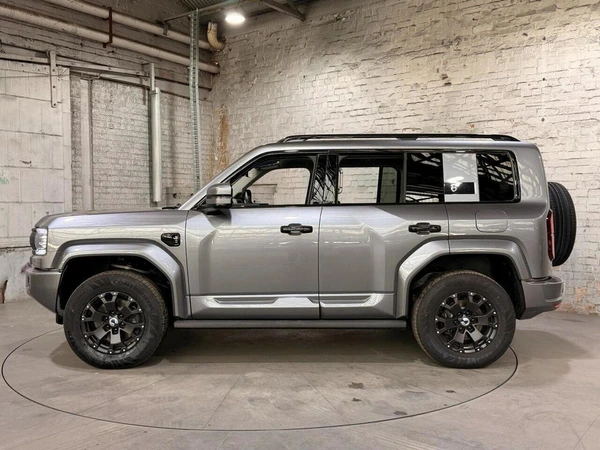 2025 Denza B5 Hybrid 4WD Automatic