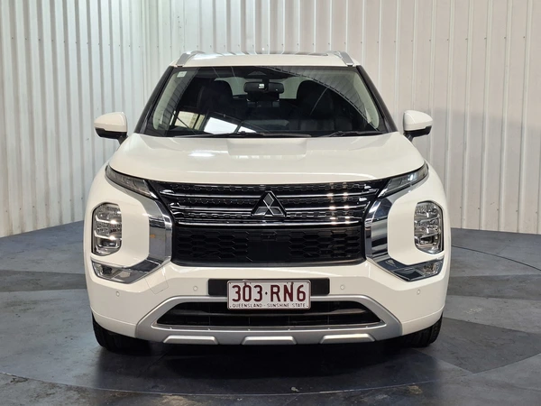 2022 Mitsubishi Outlander Exceed AWD Automatic