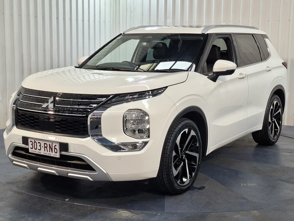2022 Mitsubishi Outlander Exceed AWD Automatic
