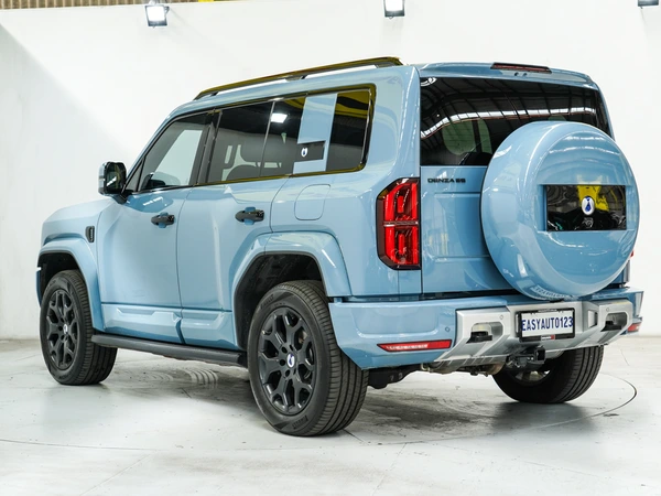 2025 Denza B5 Leopard Hybrid Automatic