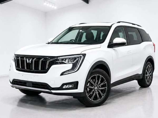 2025 Mahindra XUV700 AX7L Front Wheel Drive Automatic