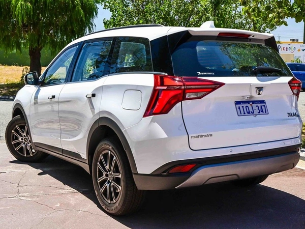 2025 Mahindra XUV700 AX7L Front Wheel Drive Automatic