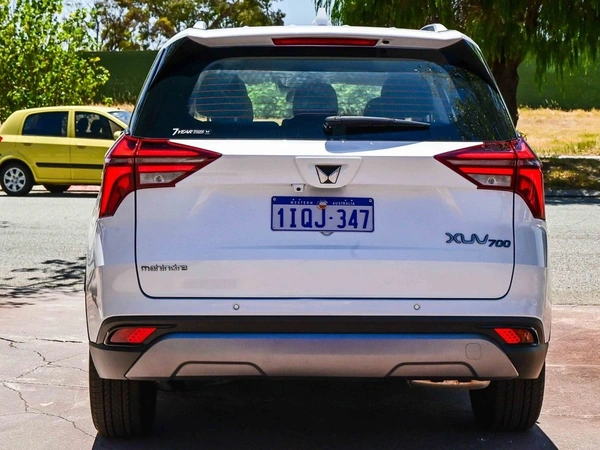 2025 Mahindra XUV700 AX7L Front Wheel Drive Automatic