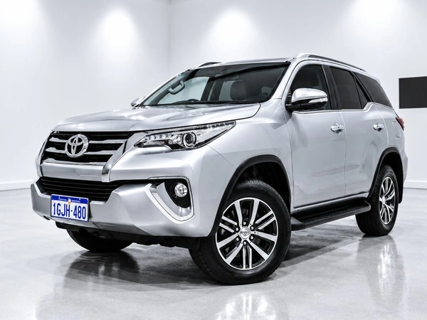 2017 Toyota Fortuner Crusade 4WD Automatic Leather Seats
