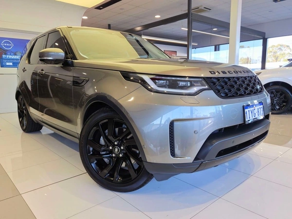 2023 Land Rover Discovery Series 5 AWD 7 Seats Sunroof
