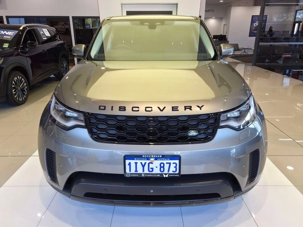 2023 Land Rover Discovery Series 5 AWD 7 Seats Sunroof
