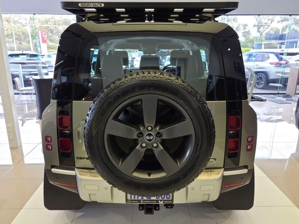 2021 Land Rover Defender SE 110 P400 AWD 7 Seats
