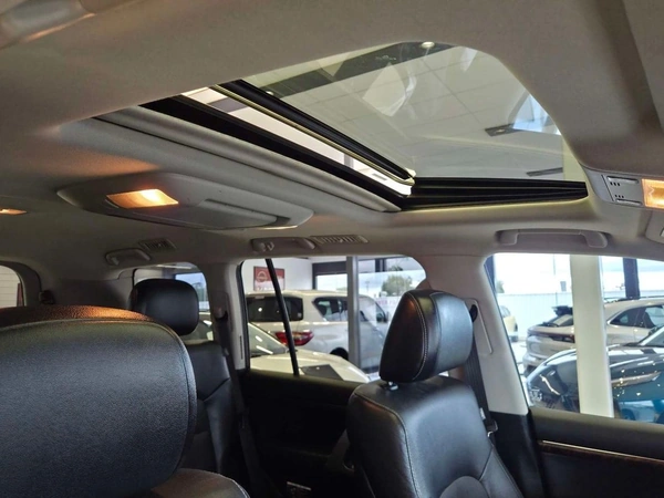 2015 Toyota Landcruiser Sahara 4WD Automatic Diesel