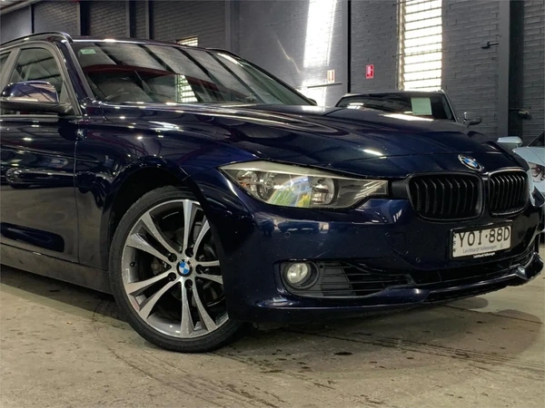 2013 BMW 320i Sports Automatic RWD Panoramic Sunroof