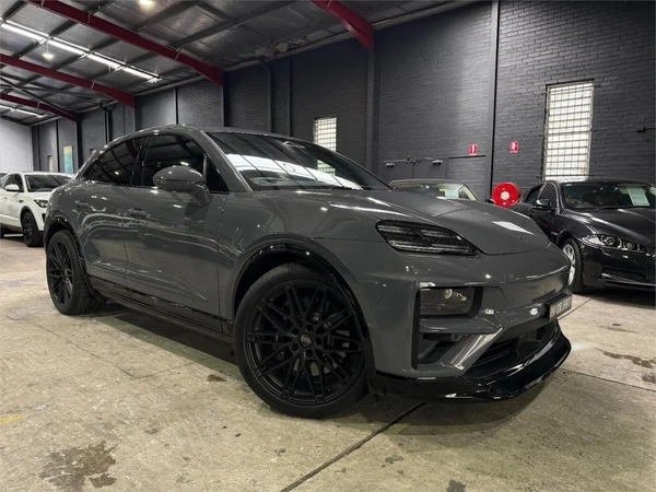 2025 Porsche Macan XAB Turbo 4WD Automatic Electric