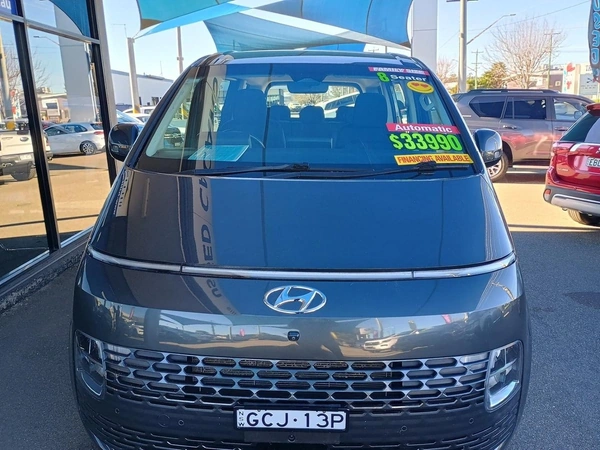 2022 Hyundai Staria 8 Seats Automatic Petrol