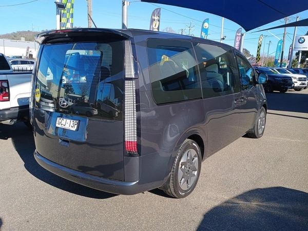 2022 Hyundai Staria 8 Seats Automatic Petrol