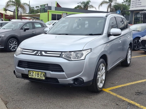 2013 Mitsubishi Outlander ES Manual Petrol
