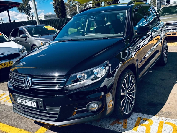 2012 Volkswagen Tiguan Pacific Manual AWD