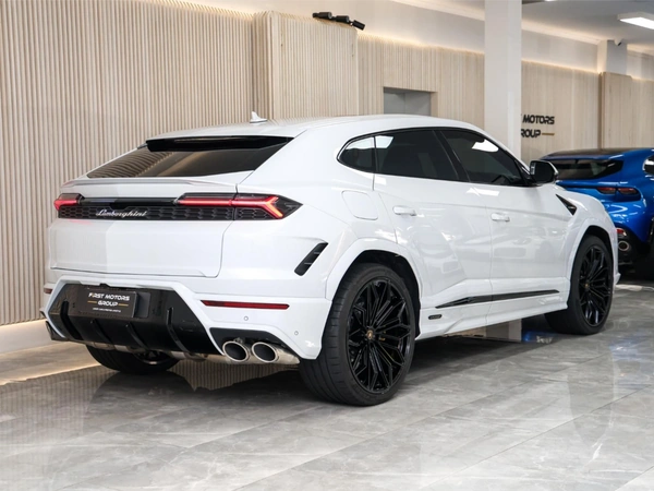 2025 Lamborghini Urus SE AWD Sports Automatic